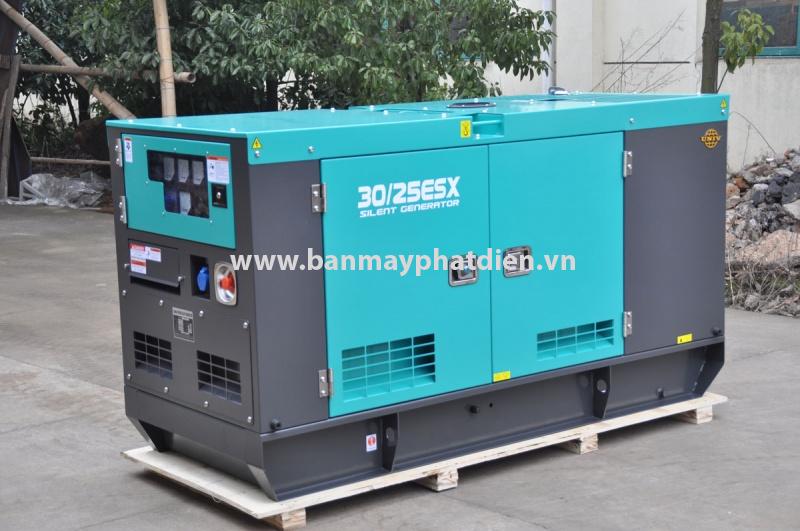 Máy phát điện komatsu 25kva. Liên hệ: 0988.144.847