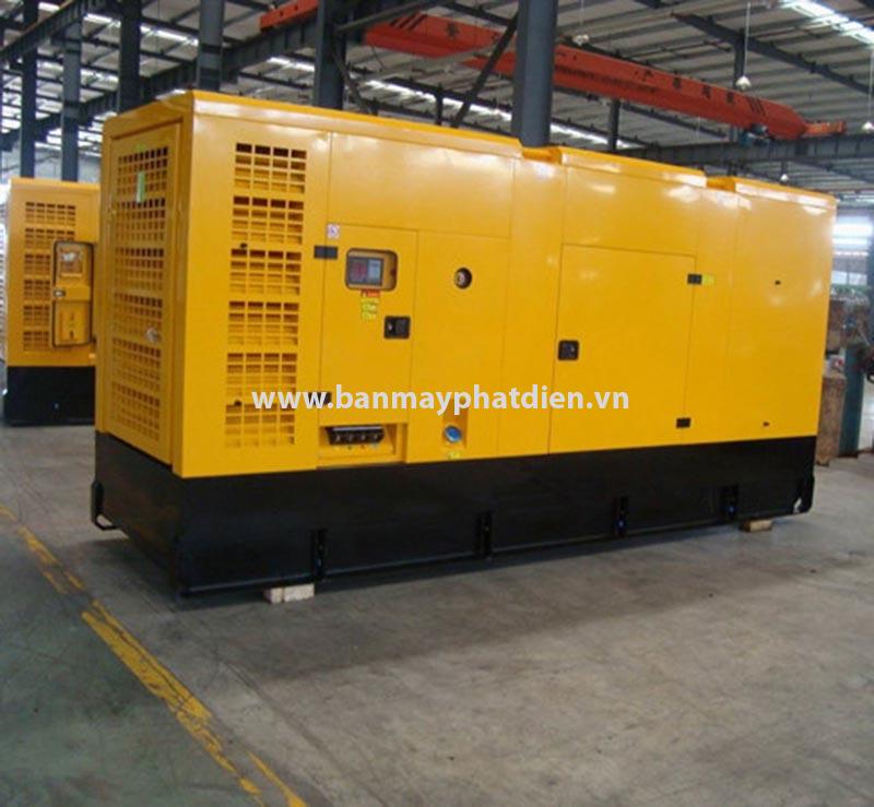 Máy phát điện komatsu 250kva. Liên hệ: 0988.144.847