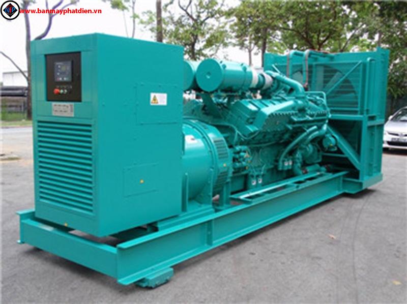 Máy phát điện cummins 900kva. Liên hệ: 0988.144.847